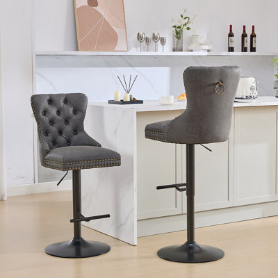 Mobilier, tabourets de bar pivotants en polyuréthane vieilli et rétro à hauteur de siège réglable de 25 à 33 pouces, tabourets de bar modernes avec dossier capitonné confortable pour un pub à domicile et un îlot de cuisine (noir, ensemble de 2)