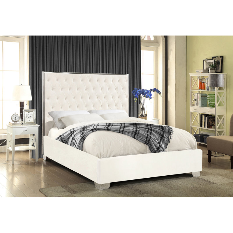 Lit plateforme tapissier capitonné Spadaro, Très grand, Velours blanc, Argent