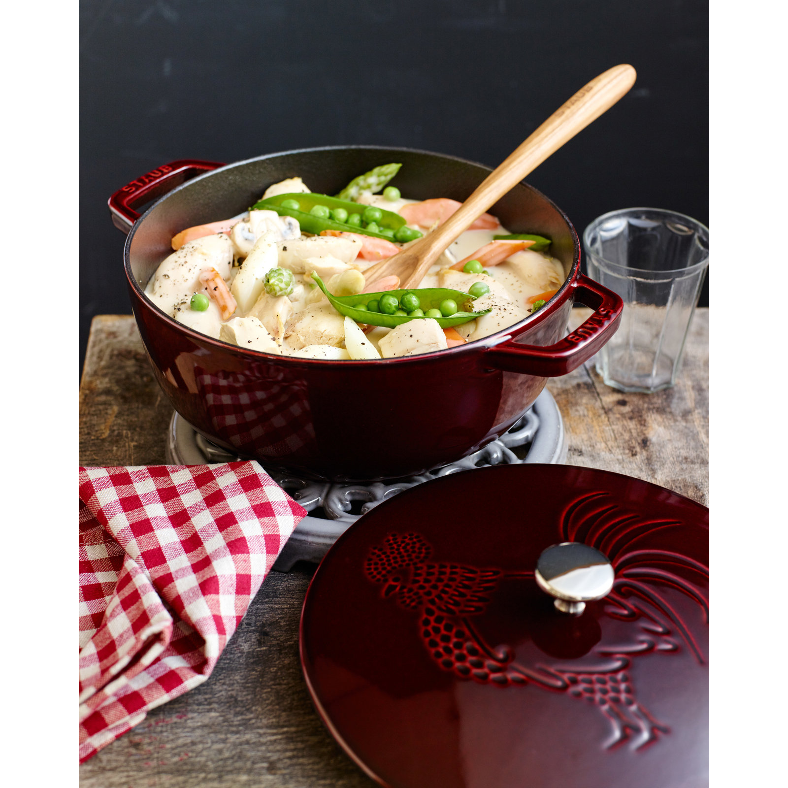 Enameled Cast Iron Rooster Dutch Oven, Grenadine