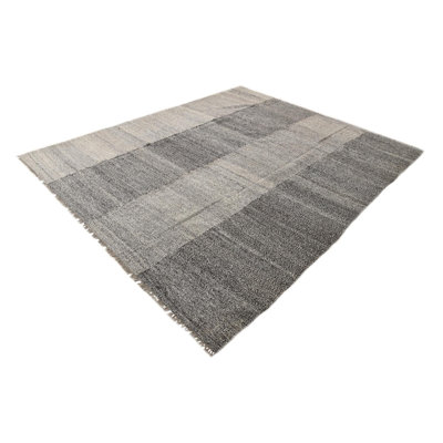 Tapis noir et blanc 8 x 10 Petrella