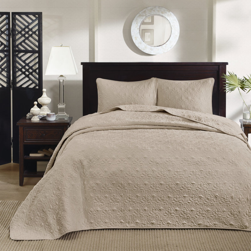 King Reversible Bedspread Set With Antimicrobial Protection