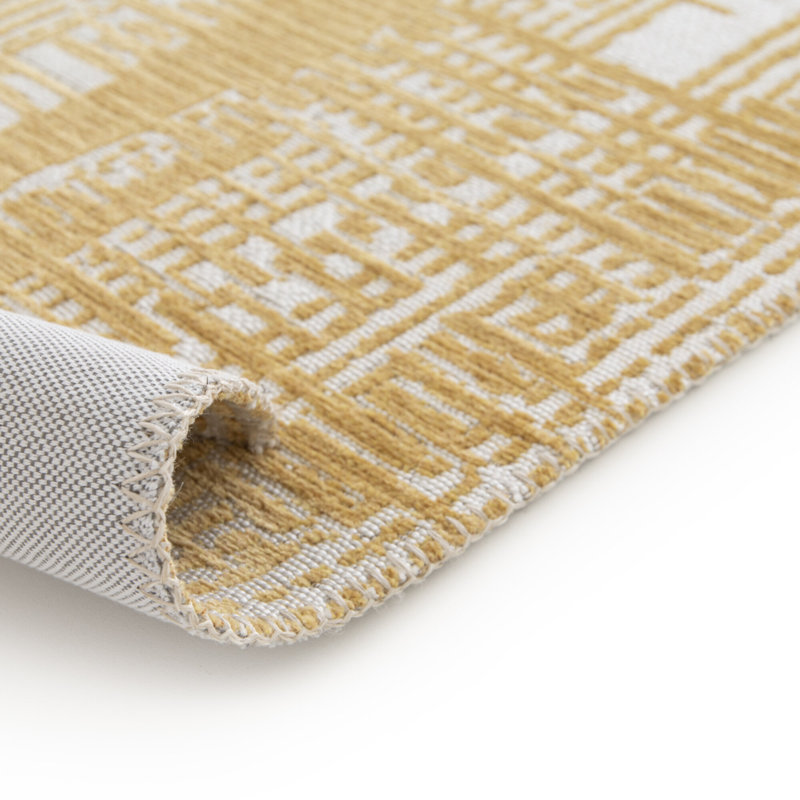 100% recycled polyester rug with a very smooth and soft texture