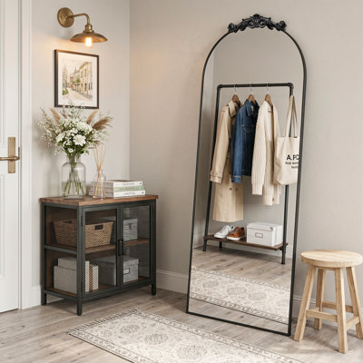 Miroir de plancher rétro arqué pleine longueur, miroir intégral encadré orné et sculpté, autoportant, incliné et fixé au mur pour le décor de la chambre à coucher et du vestibule