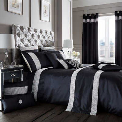 Mikonos Cotton Blend Solid Colour Duvet Cover Set with Pillowcases