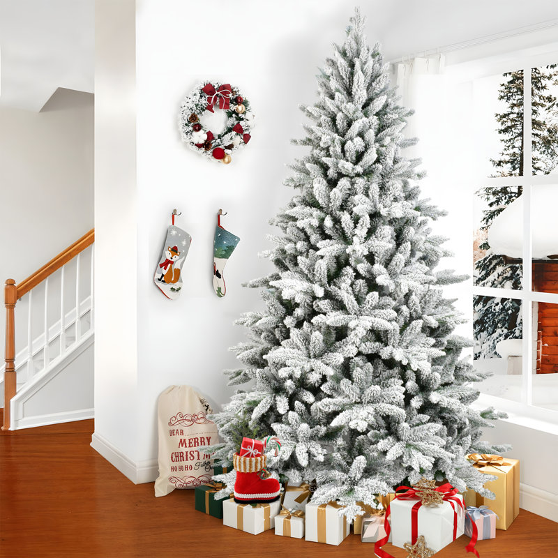 Arbre de Noël artificiel enneigé à charnière en PE + PVC 7 pi avec base en métal, 7'