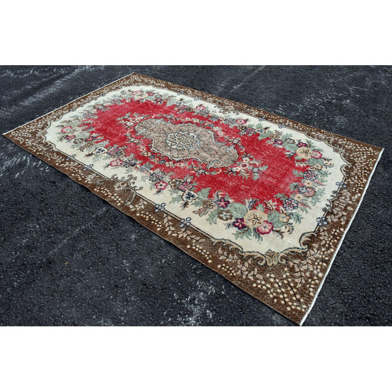 Tapis turc rétro vintage dans des tons rouges et bruns élégants pour une décoration intérieure élégante brun / rouge