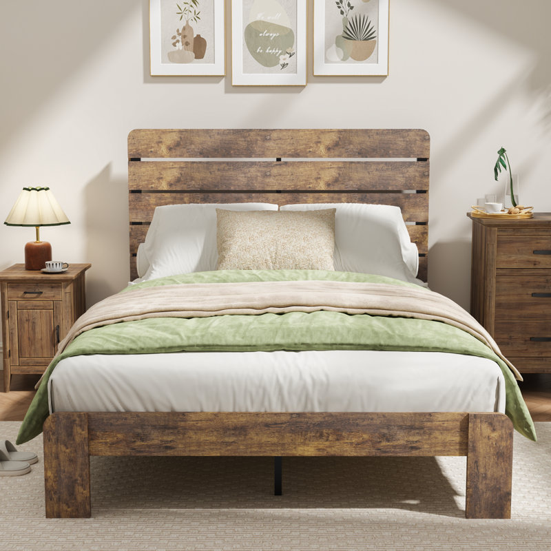 Structure de lit double rustique avec tête de lit, lit plateforme robuste et silencieux avec support en lattes de bois, aucun sommier requis