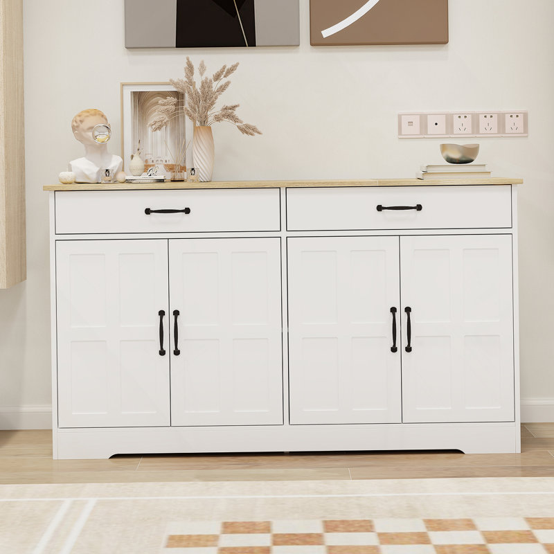 Spacieuse armoire de style campagnard avec deux tiroirs et quatre portes, idéale pour le rangement et pour ajouter une touche d'élégance rustique à n'importe quelle maison