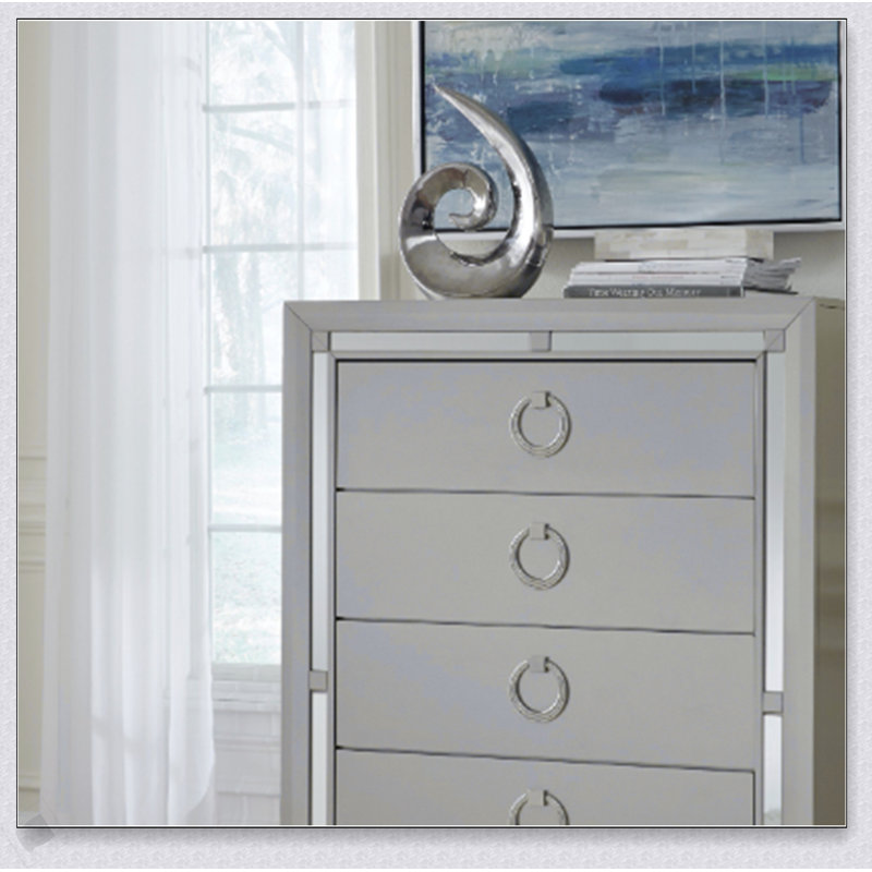 Commode argentée CHLOE GEMSTONE avec détails décoratifs élégants et tiroirs spacieux pour un rangement organisé