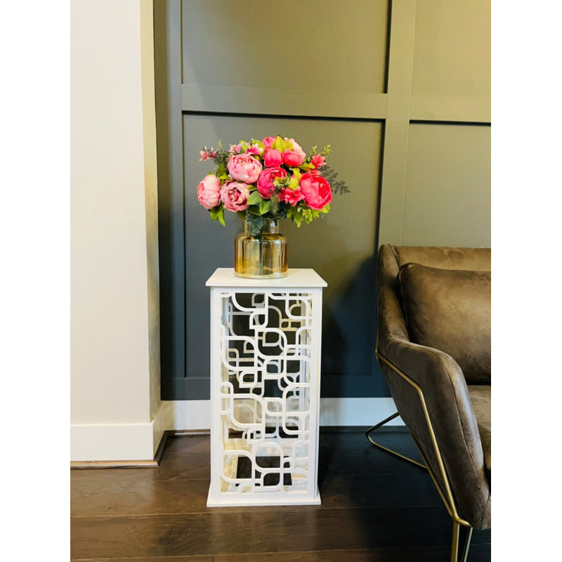 Yanely Plant Stand