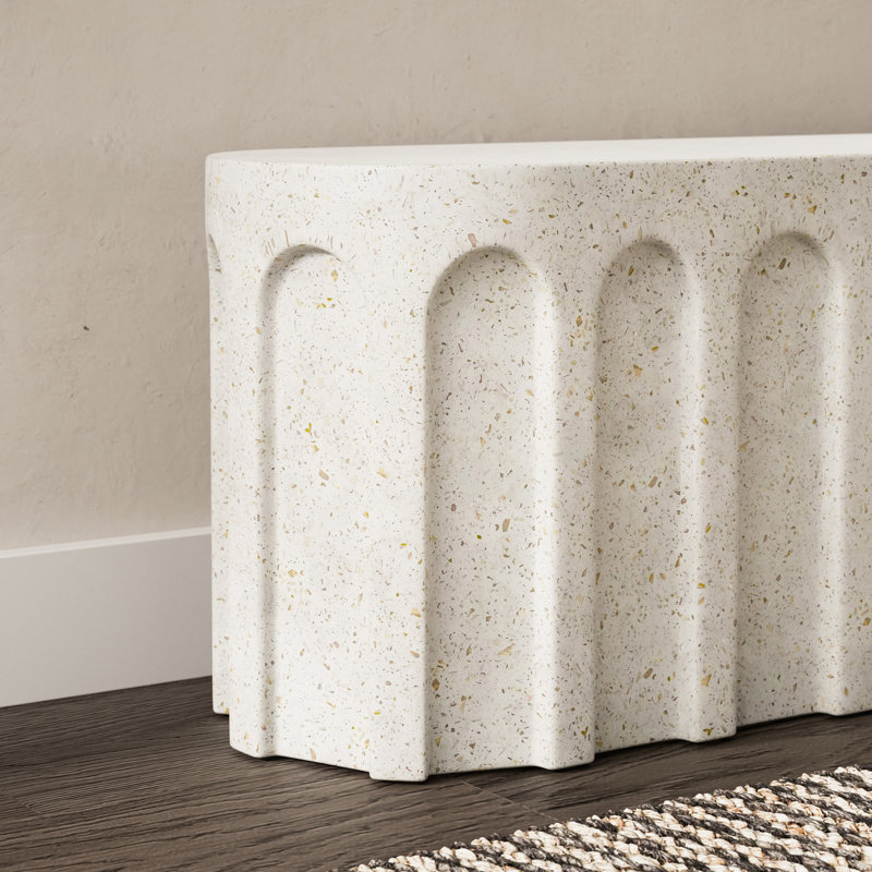 Vicky Bench, Ivory