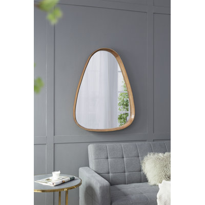 Miroir 30 po x 38 po Irrgeular avec cadre en bois