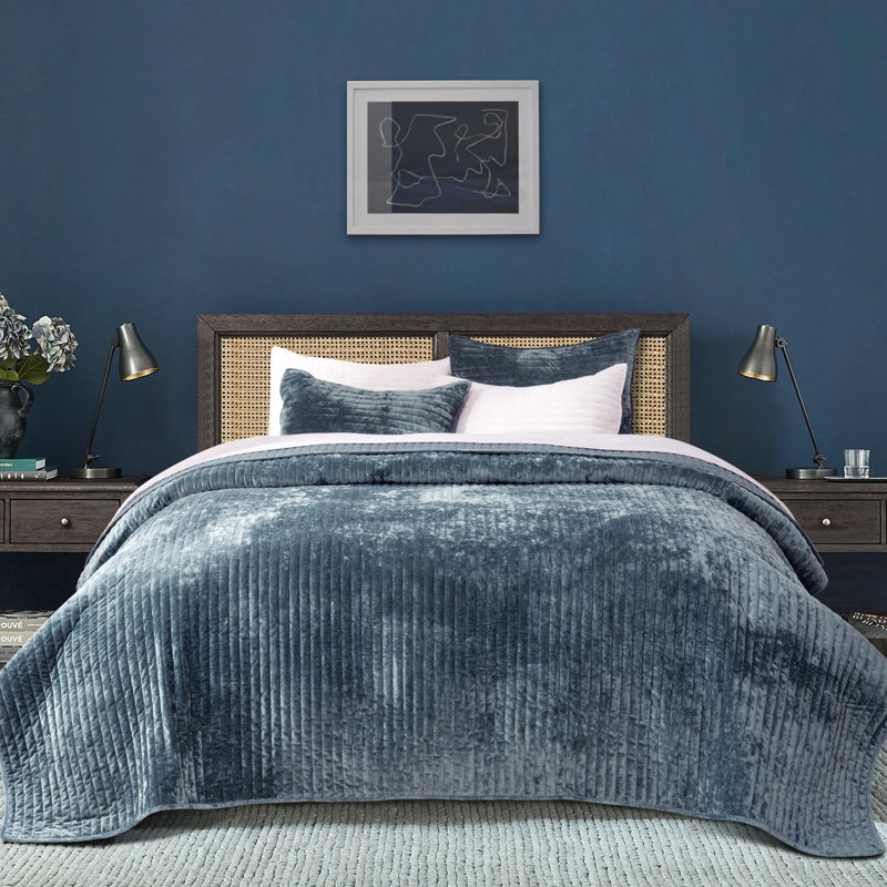 Ensemble de courtepointe Luxe Velvet Channel, Courtepointe très grand + 2 taies décoratives tr, Bleu orageux
