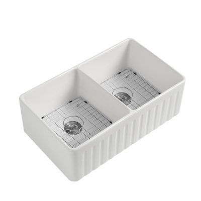 Évier de cuisine à double cuve avec grille et crépine L 33 po x l 20 po Fireclay