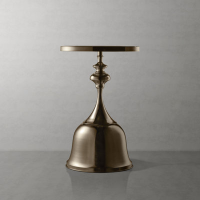 Table d'appoint en métal Cheryll avec plateau en marbre blanc et base en cloche
