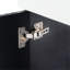 Meuble-lavabo moderne avec lavabo en céramique et porte à motif de vagues-299593350