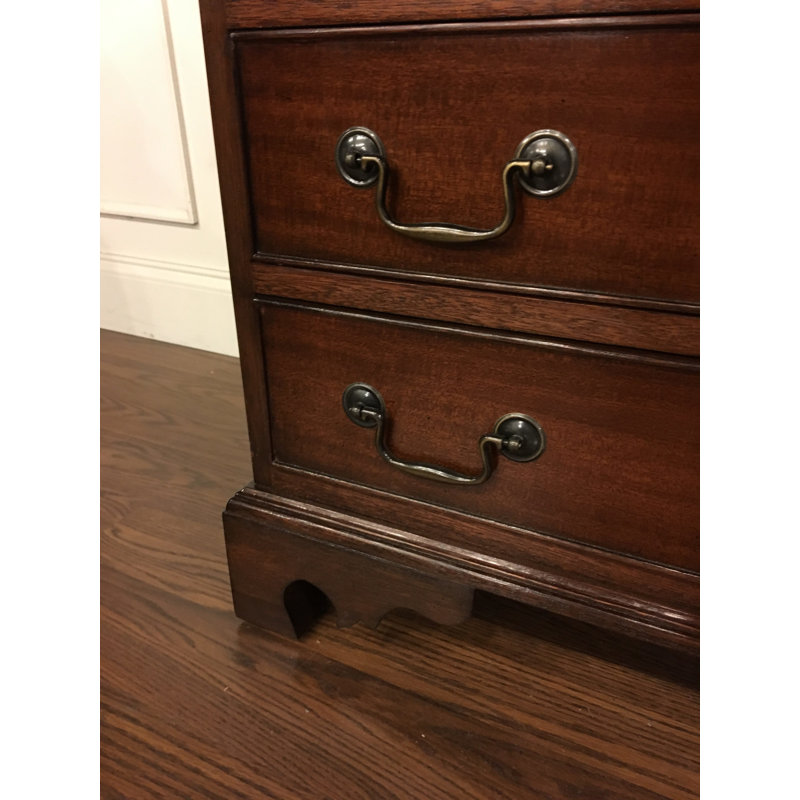 Traditional Mahogany Nightstand