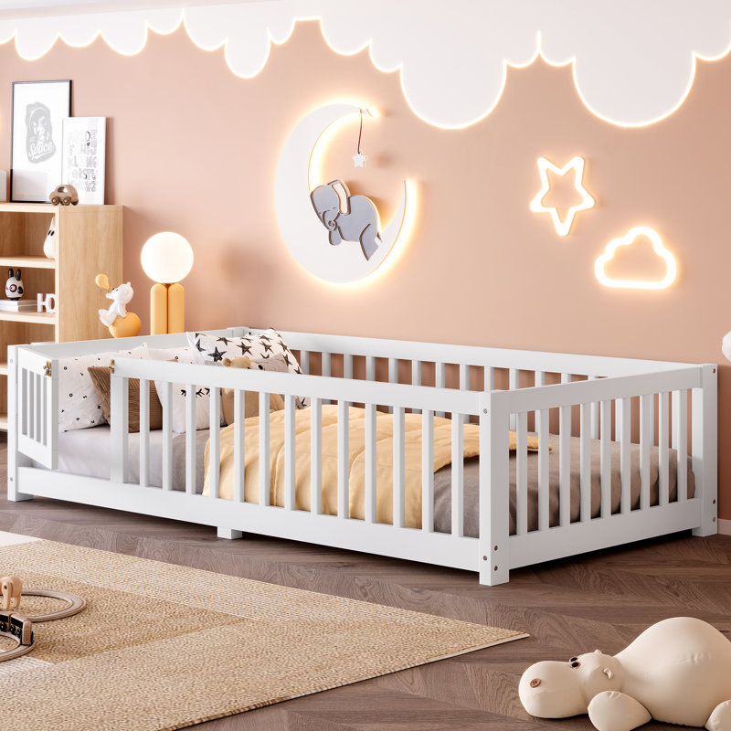 Lit plateforme avec barrière de sécurité et porte de chambre à coucher Iyania Kids, Blanc, Simple
