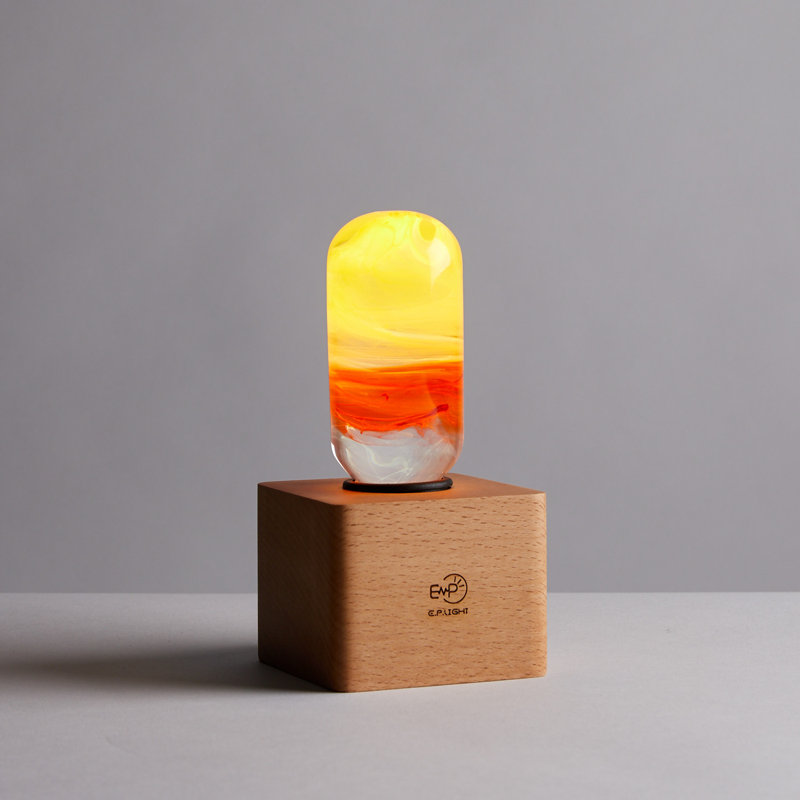 Lampe de table en bois 6,3 po