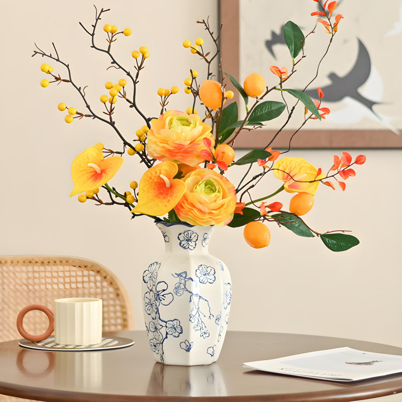 Ornements de fleurs simulées