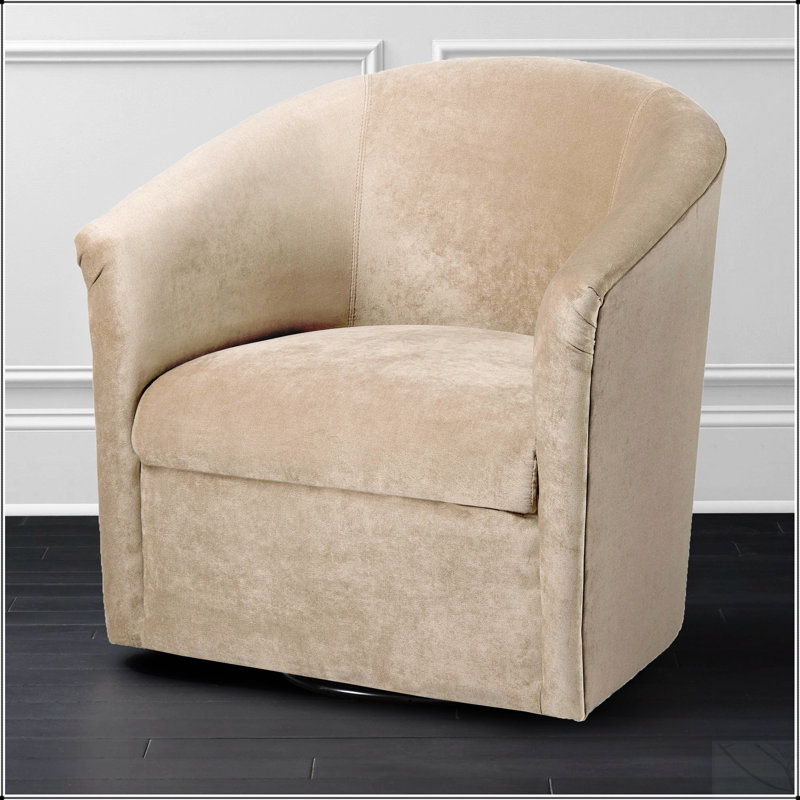 Chaise d'appoint en polyester beige avec rembourrage confortable et conception polyvalente pour de multiples utilisations dans n'importe quelle pièce