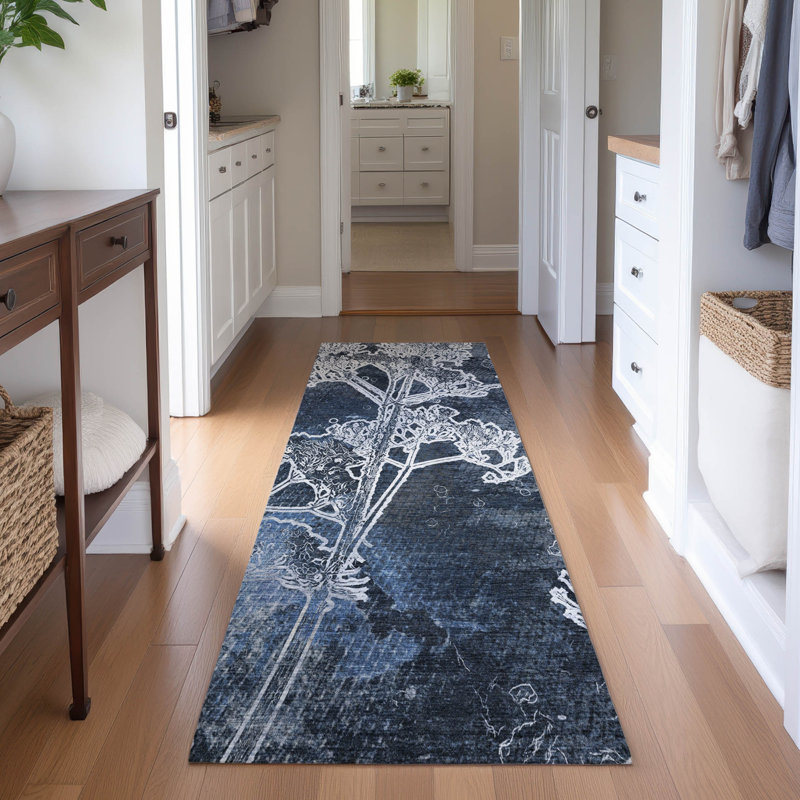 Tapis floral lavable à la machine de qualité supérieure Mayfield AMF2239, Marine, Tapis de couloir 2 pi 3 po x 7 pi 6 po