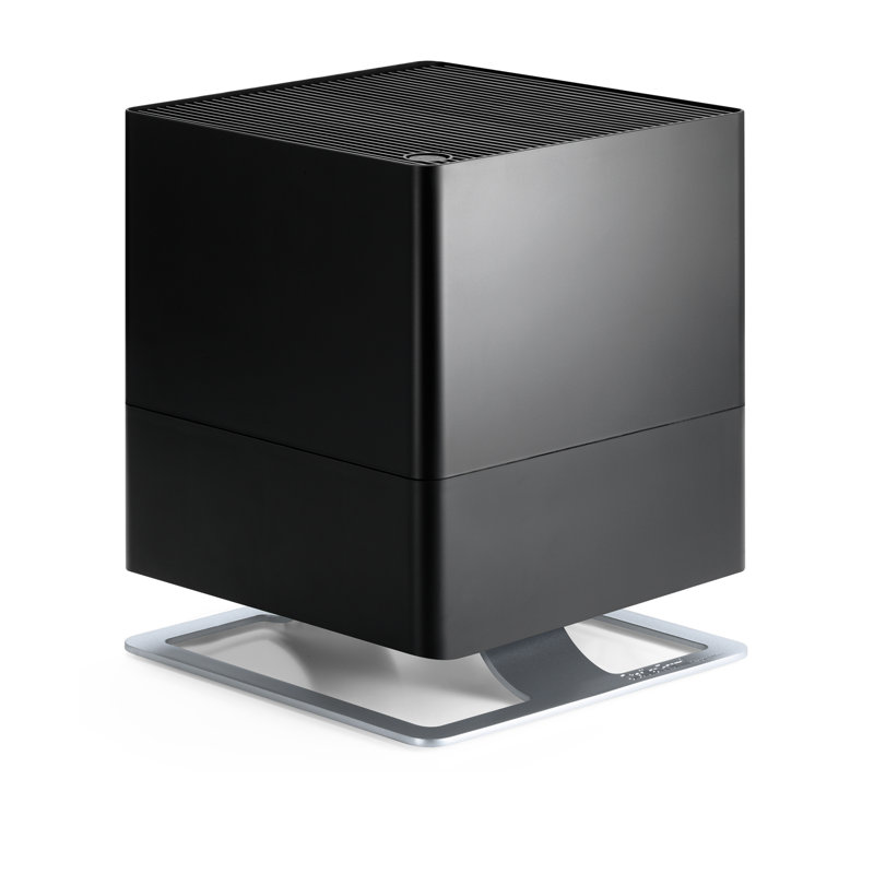 Oskar black, black