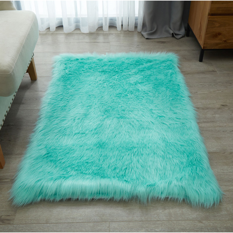 Tapis vert clair à poil long Enrica