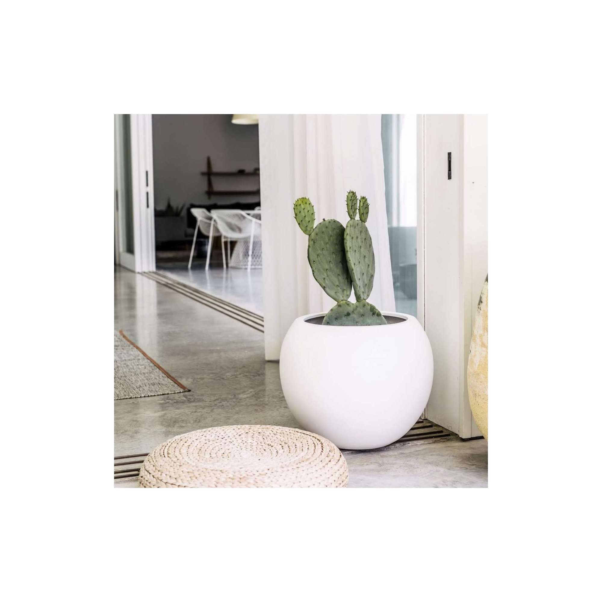 Dorlis Fiberstone Pot Planter, 13.5" H x 17" W x 17" D, White