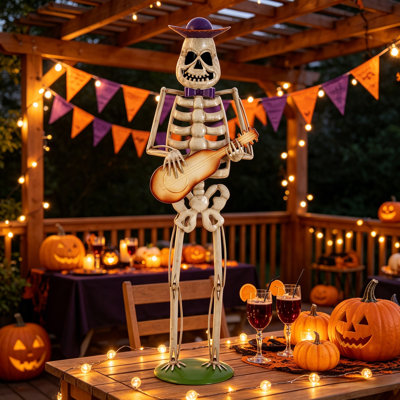 Décoration d'Halloween pour guitare squelette, statue de squelette en métal 61,8 po avec chapeau mauve et nœud papillon, décoration de fête extérieure sur la pelouse