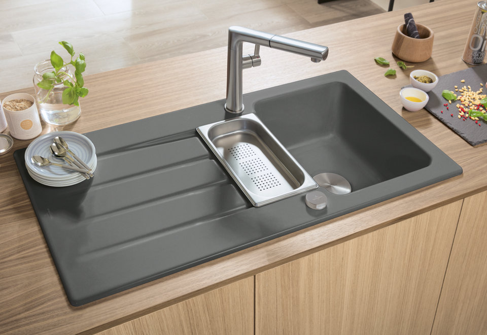 Our ceramic sinks and kitchen fittings