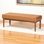 Banc Hilley en similicuir brun clair et bois fini noyer, H 17,3 po x l 47 po x P 17,7 po
