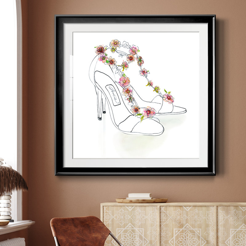 Chic Flower Heels - Peinture encadrée, Cadre noir, H 26,5 po x l 26,5 po x P 1,5 po