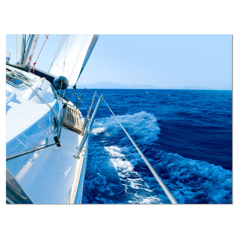«Heritage Yacht Sailing in Blue Sea», reproduction de photo sur toile tendue, H 30 po x l 40 po