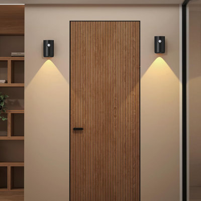 Applique murale magnétique rechargeable à capteur de mouvement, veilleuse à DEL à intensité variable à 3 niveaux avec batterie de grande capacité, conception portable amovible pour chambre à coucher, couloir ou escalier (longueur de 3,18 po)