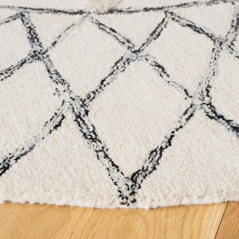 Anaia Hand Tufted Wool/Cotton Geometric Rug in Black/Ivory, Round 6'