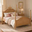Lit plateforme double en forme de couronne, cadre de lit à baldaquin en bois, tête de lit incurvée élégante et stylée pour chambre à coucher-513056081