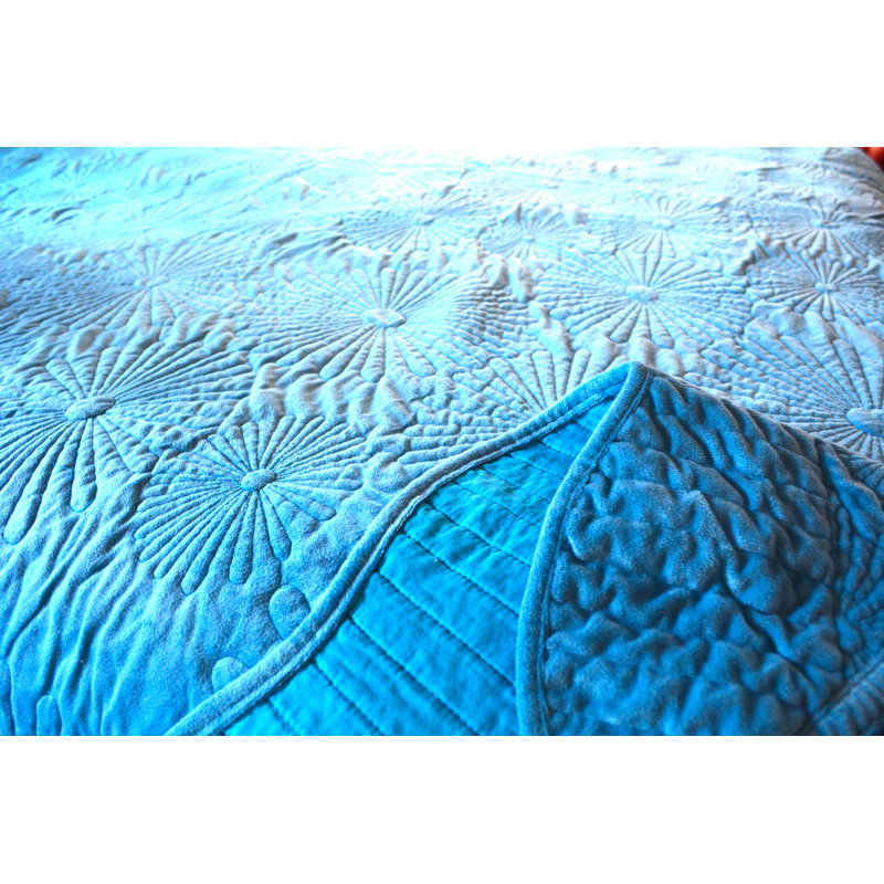Polyester Velvet Coverlet