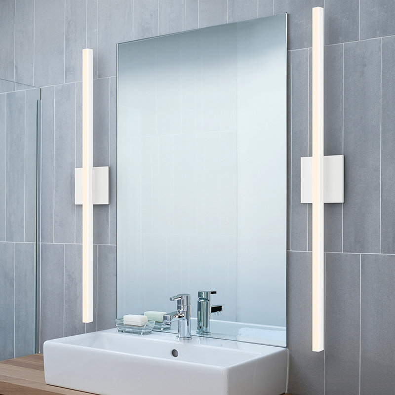 Barre d'éclairage LED de salle de bain à 1 lumière à intensité variable Stix, Aluminium satiné brillant