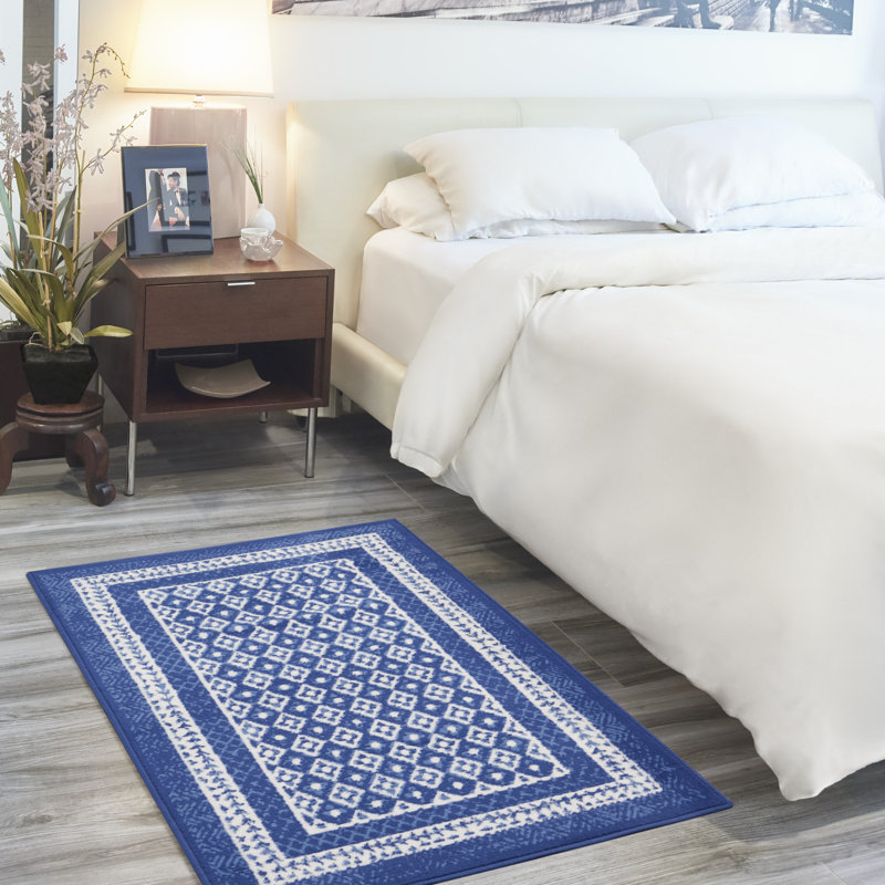 Tapis bleu marine en polypropylène tissé à la machine Cauy, Rectangle 3 pi x 5 pi