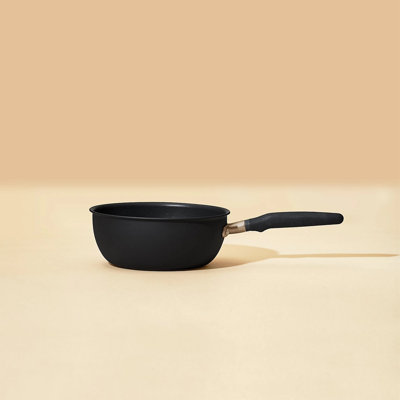 Meyer Accent induction Hob Pan 22cm/2.8 Litres Saucier Pan - Stackable Saucier, Anti Spill Shape, Black, Aluminium & Non Stick