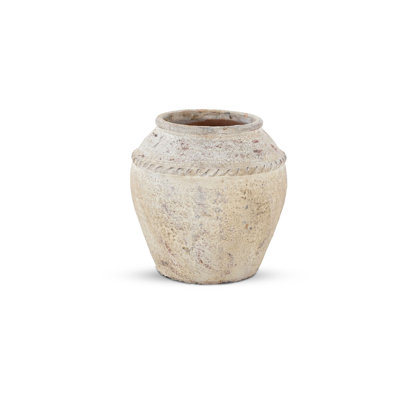 Amai Clay Table Vase