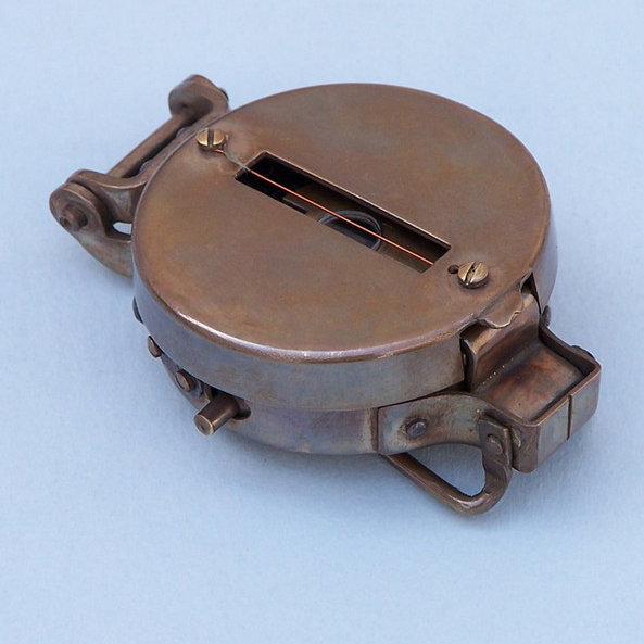 Sculpture compass Military, Laiton antique