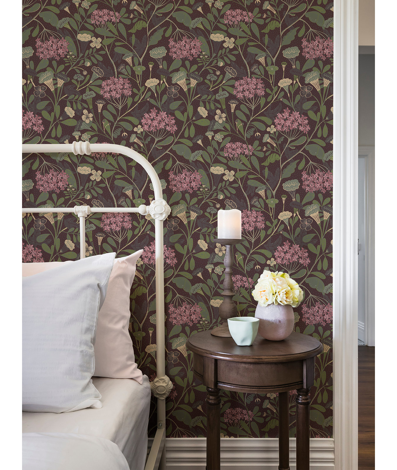 Latika Modern Floral Wallpaper, Wine