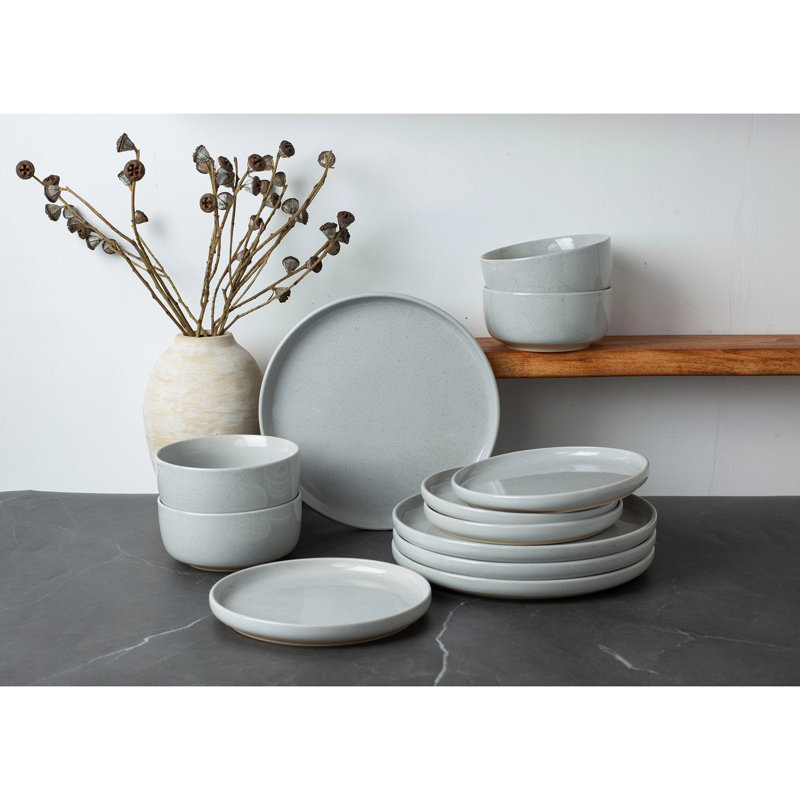 Famiware 18 Piece Stoneware Dinnerware Set - Service for 6, Light Grey