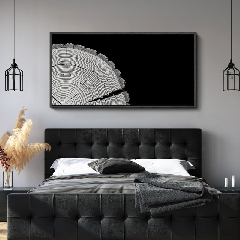 «Tree Ring Cross Section» sur toile encadrée noire - œuvre d'art inspirée de la nature rustique pour des intérieurs modernes ou industriels
