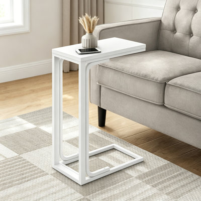 Petite table basse moderne en forme de C