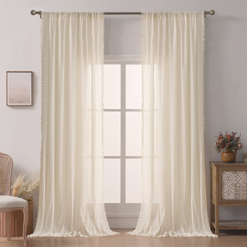 Ensemble de 2 panneaux de rideaux en dentelle WAZZIO Boho - Voilages en mélange de coton rétro avec motif géométrique au crochet et garniture à pampille, passe-tringle filtrant la lumière semi-transparente pour le salon (paquet de 2)