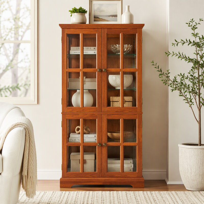 Vitrine exquise avec portes en verre et tablettes réglables, idéale pour mettre en valeur des objets de collection à la maison ou au bureau