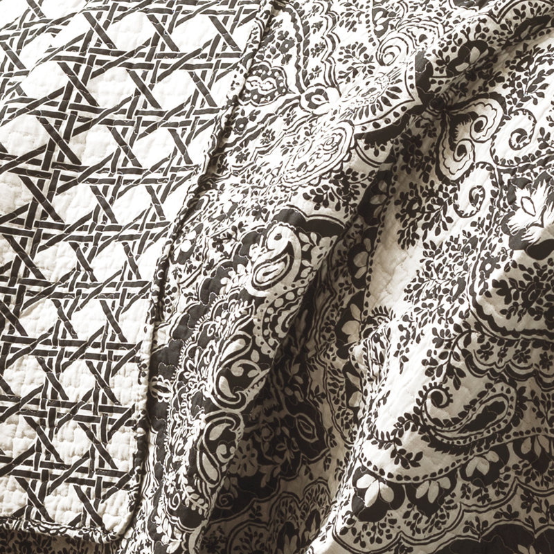 Cotton Reversible Traditional 3 Piece Quilt Set, King Quilt + 2 King Shams, Black/White